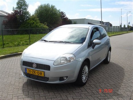 Fiat Grande Punto - 1.4 Dynamic Airco met boekjes+NAP - 1