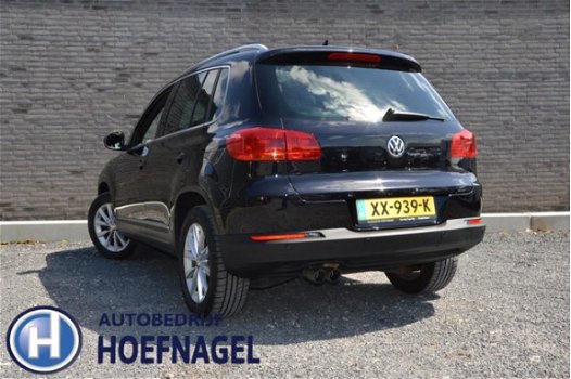 Volkswagen Tiguan - 2.0 TDI Sport&Style R-line Edition Navi / Cruise / Clima / Elektr. panoramadak - 1
