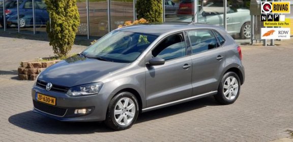 Volkswagen Polo - 1.4-16V Highline Clima PDC Stoelverwarming 5 Deurs - 1