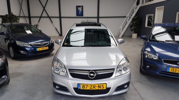 Opel Vectra Wagon - 1.9 CDTi Executive Navi, Clima, PDC, Pano, LM - 1