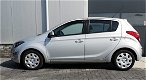 Hyundai i20 - 1.4i i-Motion AUTOMAAT/AIRCO/LED/ELEK.RAAM - 1 - Thumbnail