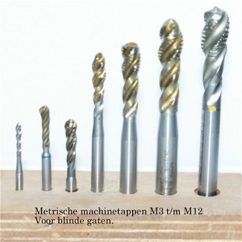 Metrische machine tap M 22 voor doorlopende gaten. - 8