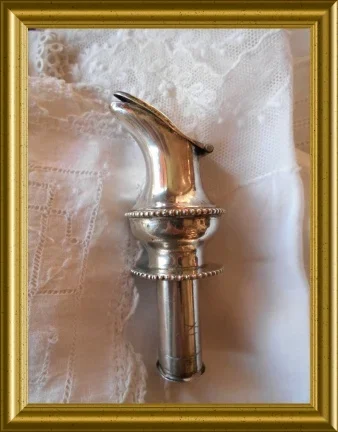 Oude zilveren schenkkurk /antique silver pourer - nr. 1