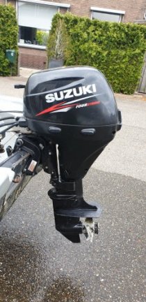 Suzuki 9.9 Elektrisch gestart