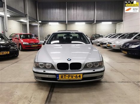 BMW 5-serie - 540i V8|NAP|LEER|SCHUIFDAK|SCHERM|VOLOPTIE|ONDERHOUDEN - 1