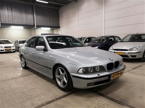 BMW 5-serie - 540i V8|NAP|LEER|SCHUIFDAK|SCHERM|VOLOPTIE|ONDERHOUDEN - 1