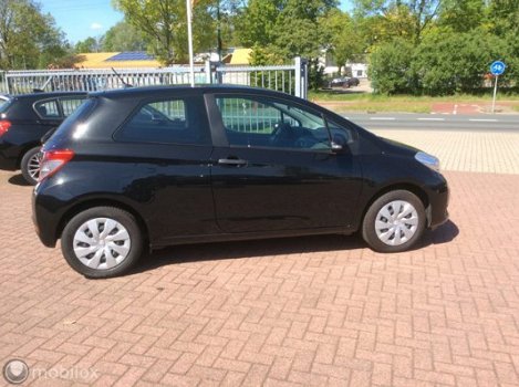 Toyota Yaris - 1.0 VVT-i Comfort boekjes nap airco stuurbekr - 1