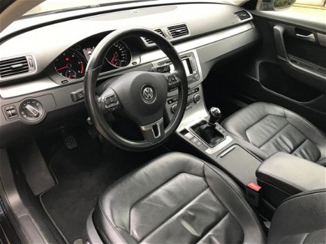 Volkswagen Passat Variant - 1.6 TDI Highline BlueMotion PANO, NAVI, LEDER, Zeer nette auto - 1