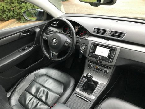 Volkswagen Passat Variant - 1.6 TDI Highline BlueMotion PANO, NAVI, LEDER, Zeer nette auto - 1