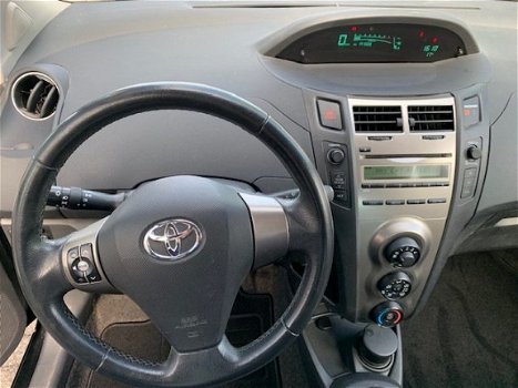 Toyota Yaris - 1.3 16v VVT-i 99pk 5D Aspiration - 1