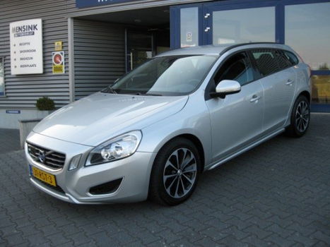 Volvo V60 - 2.0T 149KW Momentum - 1