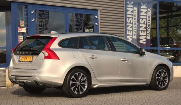 Volvo V60 - 2.0T 149KW Momentum - 1