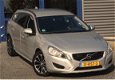 Volvo V60 - 2.0T 149KW Momentum - 1 - Thumbnail