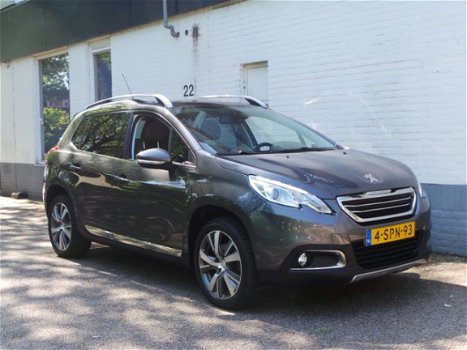 Peugeot 2008 - 1.6 VTi 120pk Féline Navigatie Grip Control Panoramadak - 1