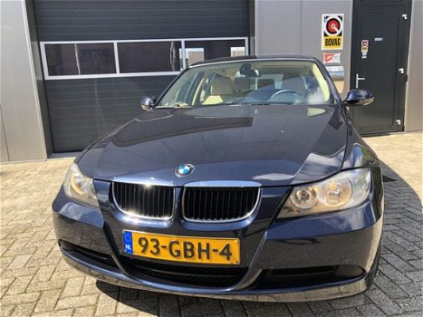 BMW 3-serie Touring - 318i Business Line Aut. Clima/Navigatie - 1