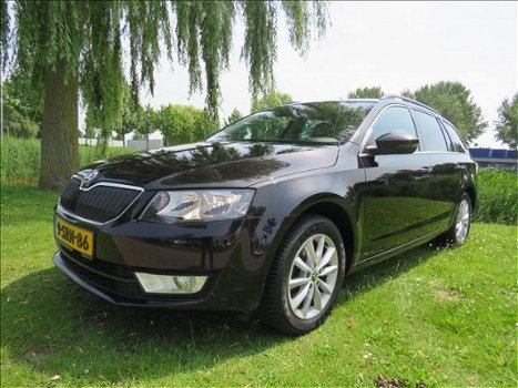 Skoda Octavia Combi - 1.4 TSI Ambition Business 130000km PANORAMA LEDER CLIMA *NL-AUTO - 1