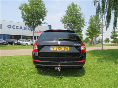 Skoda Octavia Combi - 1.4 TSI Ambition Business 130000km PANORAMA LEDER CLIMA *NL-AUTO - 1