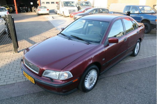 Volvo S40 - 1.8 Comfort Automaat Airco 5drs APK - 1