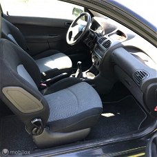 Peugeot 206 - 1.4 Pop' Art NAP/AIRCO/NWE APK/NETTE AUTO