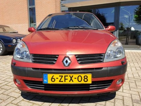 Renault Clio - Clio 1.6 V INITIALE - 1