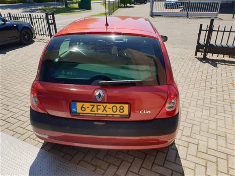 Renault Clio - Clio 1.6 V INITIALE - 1