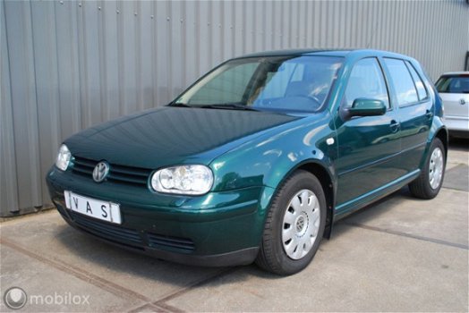 Volkswagen Golf - 2.3 V5 Highline - 1