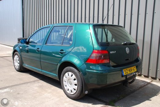 Volkswagen Golf - 2.3 V5 Highline - 1