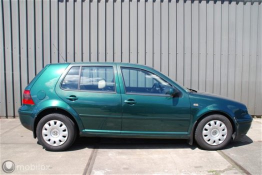 Volkswagen Golf - 2.3 V5 Highline - 1