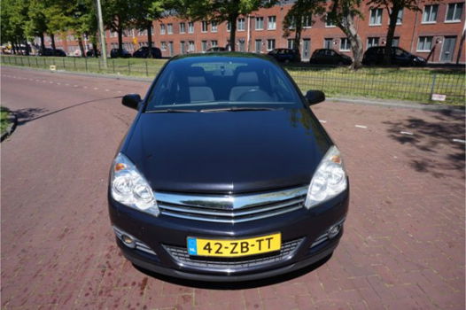 Opel Astra GTC - 1.6 Temptation PANORAMADAK/VOORRUIT - 1