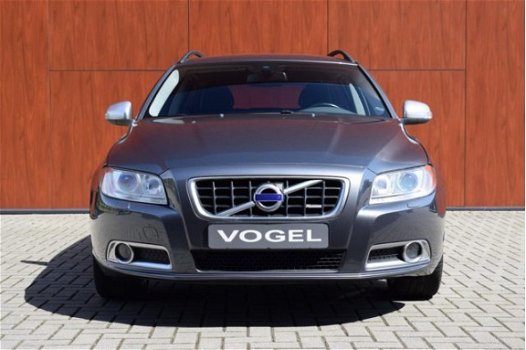 Volvo V70 - 2.5 FT R-Design-231PK-18 inch-Sportleer - 1