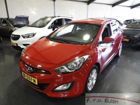 Hyundai i30 Wagon - 1.6 CRDI Business Edition - 1