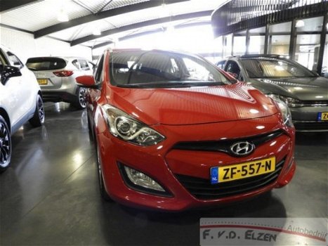 Hyundai i30 Wagon - 1.6 CRDI Business Edition - 1