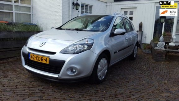 Renault Clio Estate - 1.5 dCi Collection Inclusief 1 jaar garantie, prachtauto van de 1e eigenaar - 1