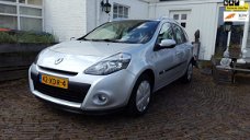 Renault Clio Estate - 1.5 dCi Collection Inclusief 1 jaar garantie, prachtauto van de 1e eigenaar