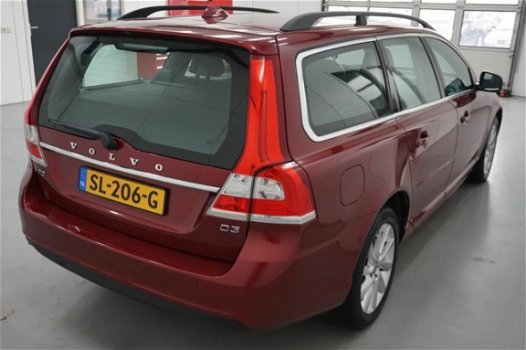 Volvo V70 - 2.0 D3 Momentum | NAVIGATIE | DAKRAILS | PDC ACHTER | - 1