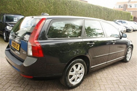 Volvo V50 - 2.0D 135PK MOMENTUM STORING AUTOMAAT - 1