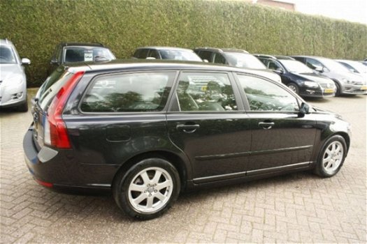 Volvo V50 - 2.0D 135PK MOMENTUM STORING AUTOMAAT - 1