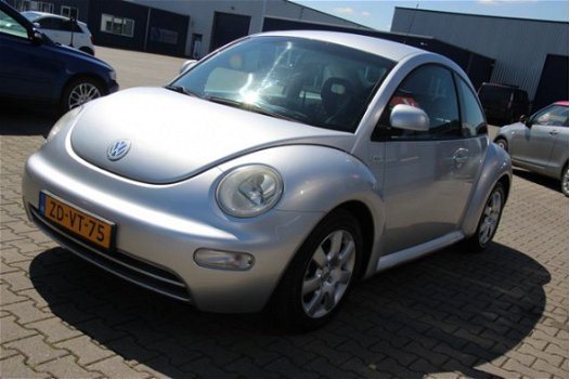 Volkswagen New Beetle - 2.0 Highline | Lichtmetalen velgen | Centrale deurvergrendeling | Nette auto - 1