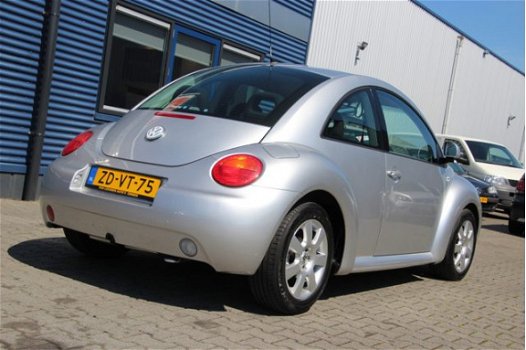 Volkswagen New Beetle - 2.0 Highline | Lichtmetalen velgen | Centrale deurvergrendeling | Nette auto - 1