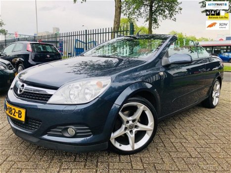 Opel Astra TwinTop - 1.8 Enjoy Leer Stoelverw Pdc Cruise - 1