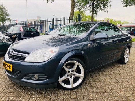 Opel Astra TwinTop - 1.8 Enjoy Leer Stoelverw Pdc Cruise - 1