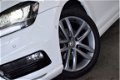 Volkswagen Golf - 1.6 TDI R-line ADAPT. CRUISE/NAVI/LEER/XENON/ELEK. STOELEN - 1 - Thumbnail