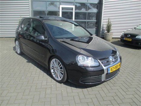 Volkswagen Golf - R32 - 1