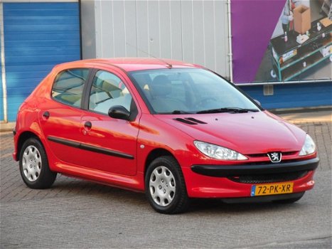 Peugeot 206 - 1.1 XR 5DRS/NIEUWE APK/NAP/SUPER ZUINIG - 1