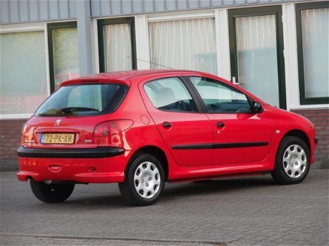 Peugeot 206 - 1.1 XR 5DRS/NIEUWE APK/NAP/SUPER ZUINIG - 1