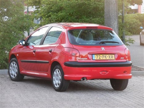 Peugeot 206 - 1.1 XR 5DRS/NIEUWE APK/NAP/SUPER ZUINIG - 1