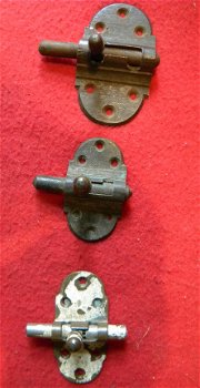 Antieke koperen grendels no 20 A . - 6