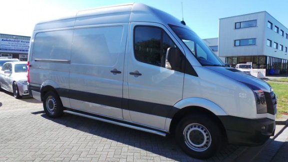 Volkswagen Crafter - 2.0 TDI L2H2 109pk Airco, Navi, 3pers, trekhaak - 1