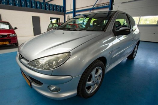 Peugeot 206 - 206; 1.4 16V 3DRS - 1