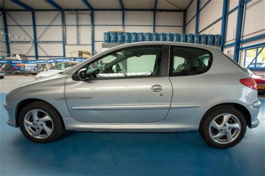 Peugeot 206 - 206; 1.4 16V 3DRS - 1